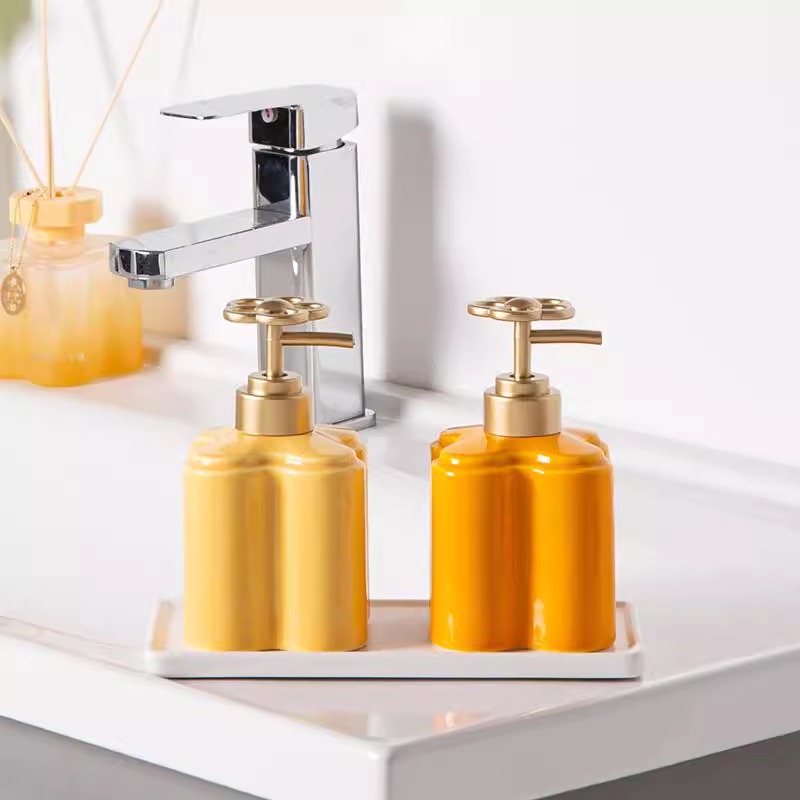 Moderne orangefarbene florale  – Water Bottle Blank Bewertung und Preis